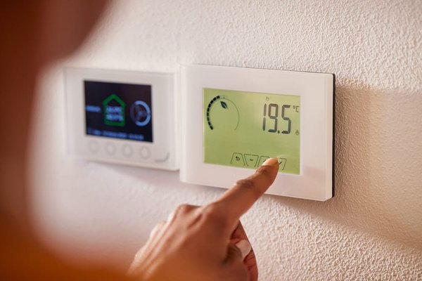 Régulation de la température : les thermostats intelligents pour aérothermes gaz