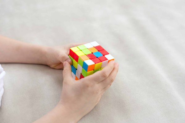 Casse-têtes pour adultes : stimulez votre esprit et défiez vos amis